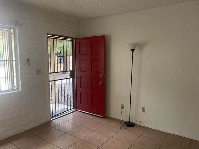 Foto del edificio - Cute 2 bedroom townhome