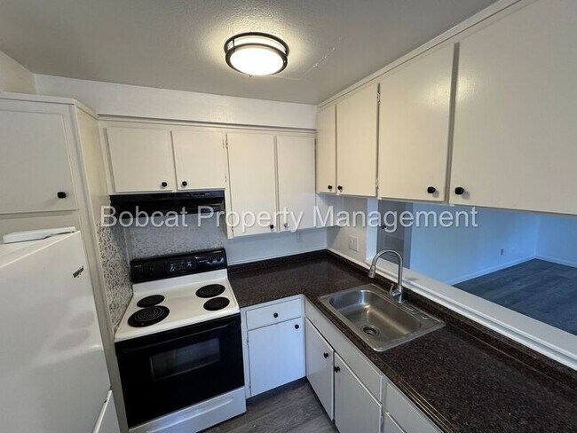 Foto del edificio - 1501 N Edmonds Dr