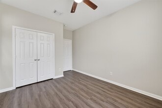 Building Photo - 6406 Waldron Dr