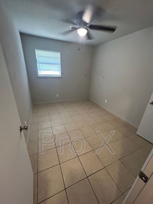 Building Photo - 911 S 10th St