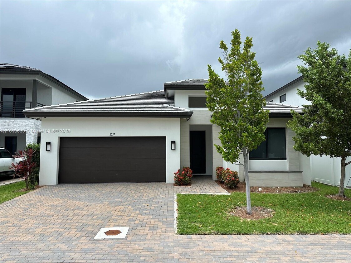 Foto principal - 8037 NW 46th Terrace