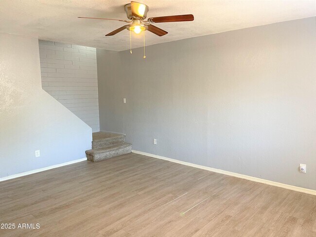 Foto del edificio - 5330 W Belleview St