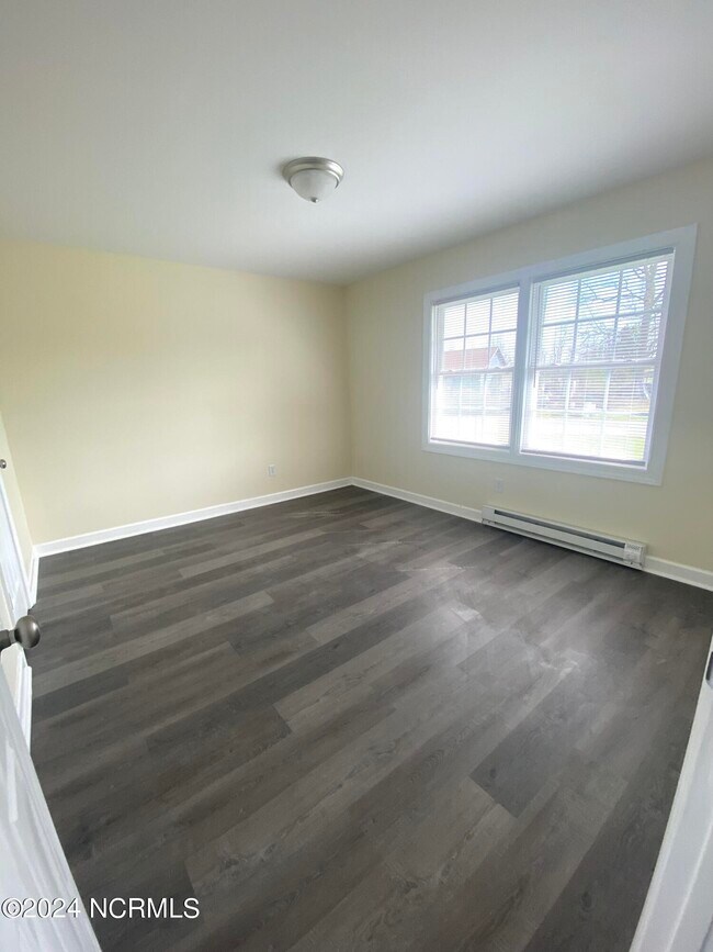 Foto del edificio - 4134 Corbett Cir