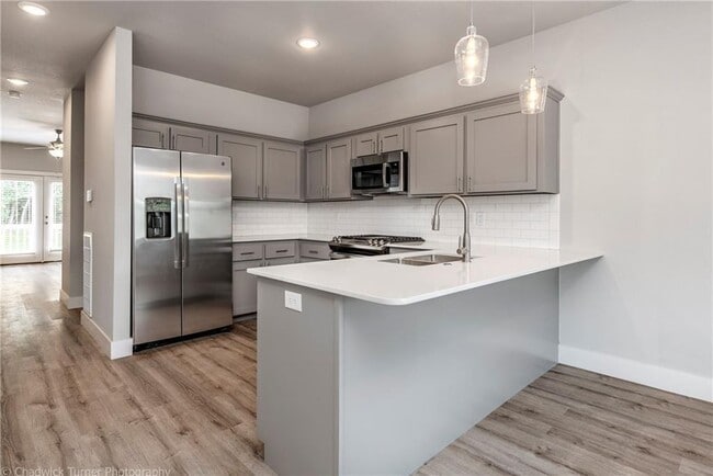 Building Photo - 1512 N Gregg Ave