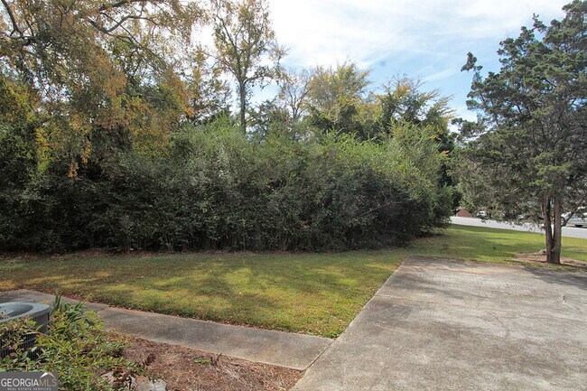 Building Photo - 2977 Lenora Church Rd