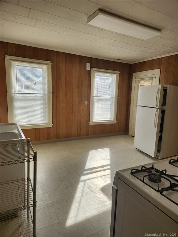 254 Ward St Unit 2, Wallingford, CT 06492 Room for Rent in