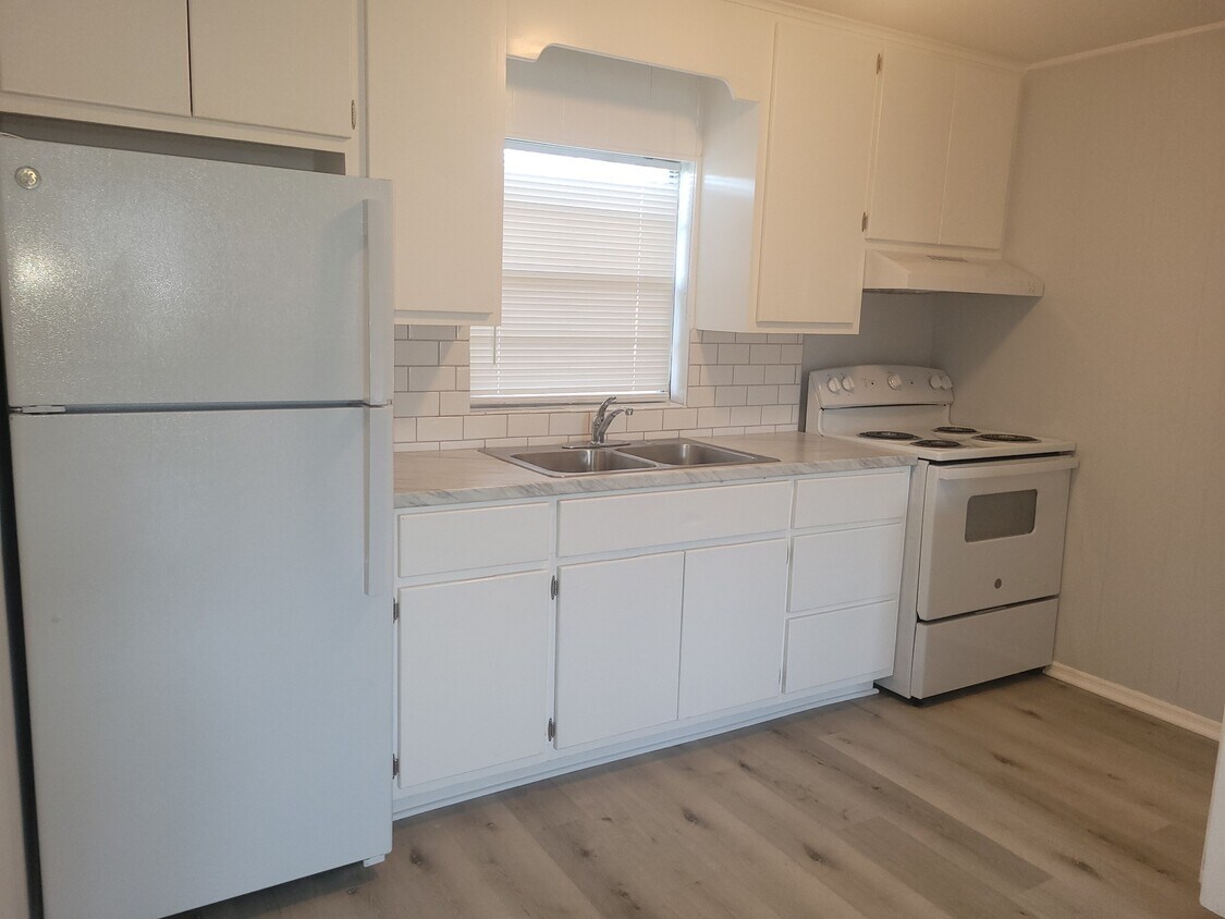 Foto principal - 5805 Cherry St