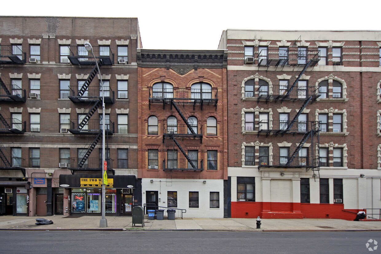 Building Photo - 2107 Amsterdam Ave