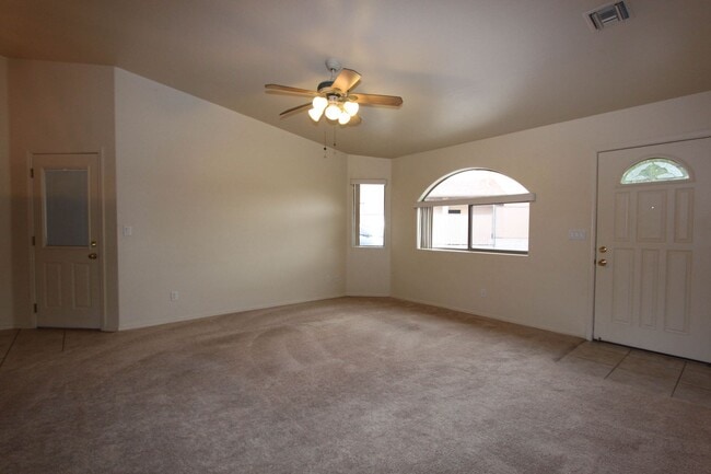 Foto del edificio - 8509 E Leigh Dr