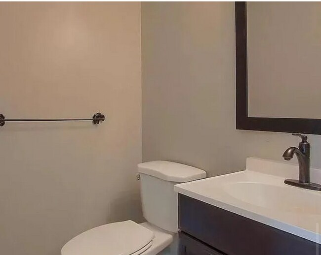 Building Photo - 1201 Capitol St