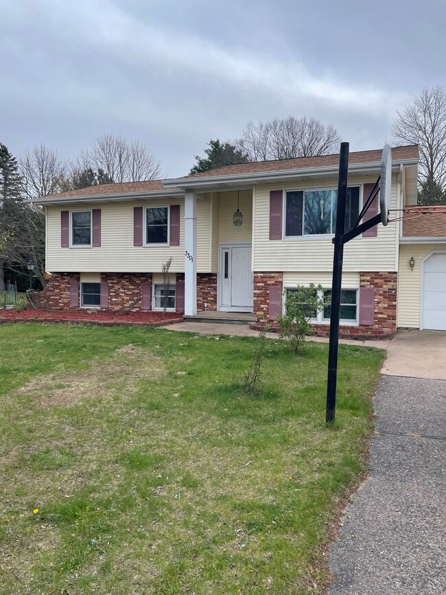 Building Photo - 3301 Larry Dr