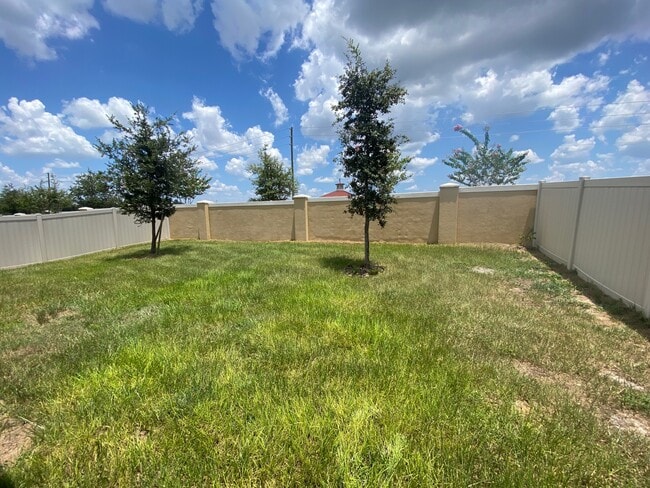 Building Photo - 671 Tortugas St