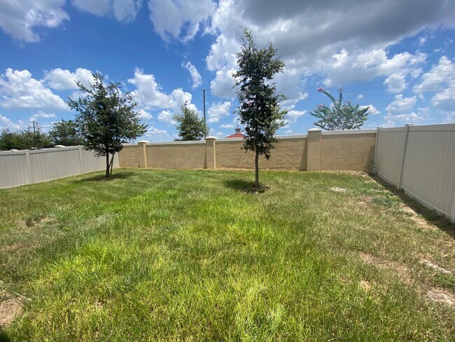 Foto del edificio - 671 Tortugas St