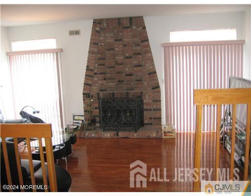 Building Photo - 15 Gerard Pl