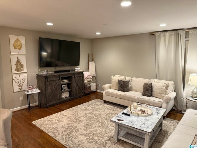 Foto del edificio - 3153 Woodhaven Dr