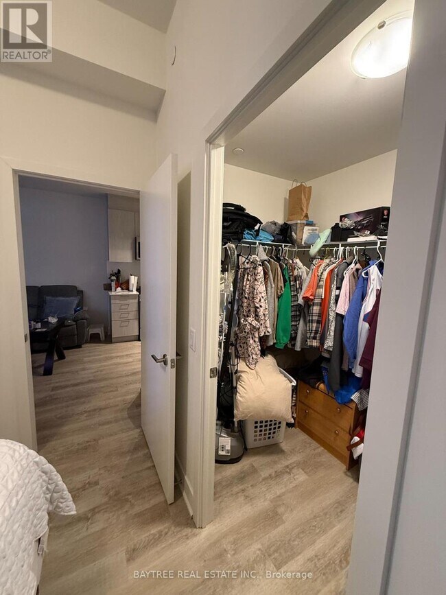 Photo du bâtiment - 185 Deerfield Rd