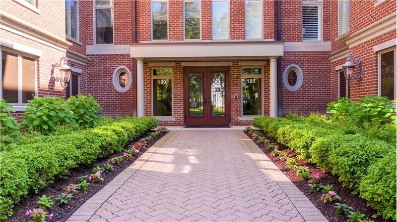 Foto principal - 180 W Benton Ave