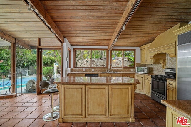 Building Photo - 800 Bramble Way