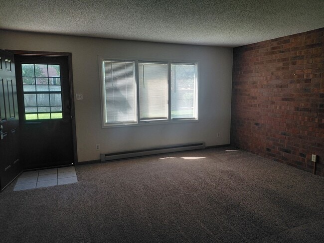 Building Photo - 2111 Chatalet Ln