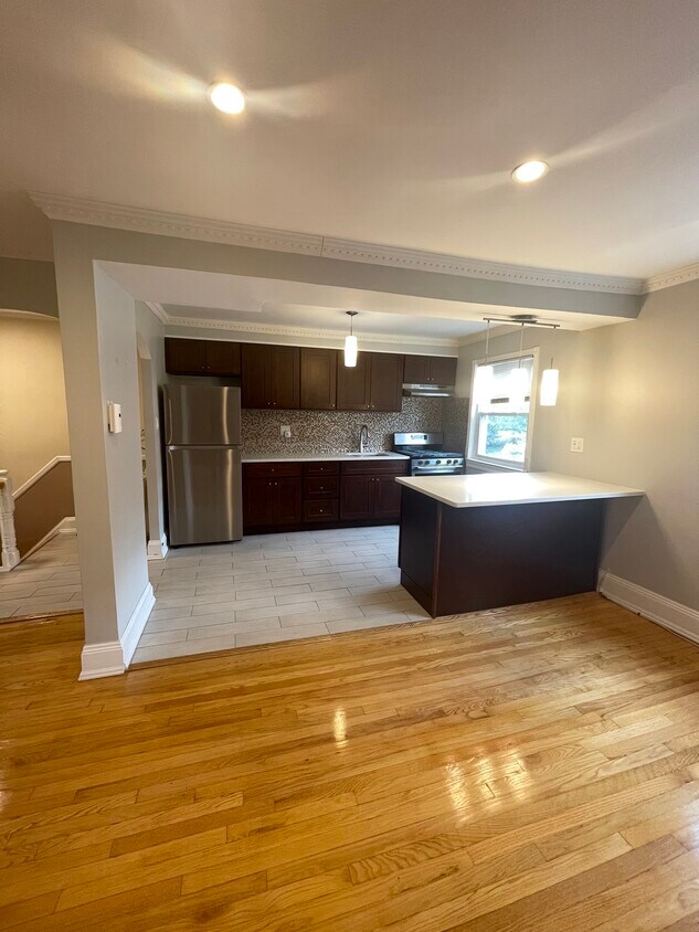 EIK - 5042 61st St