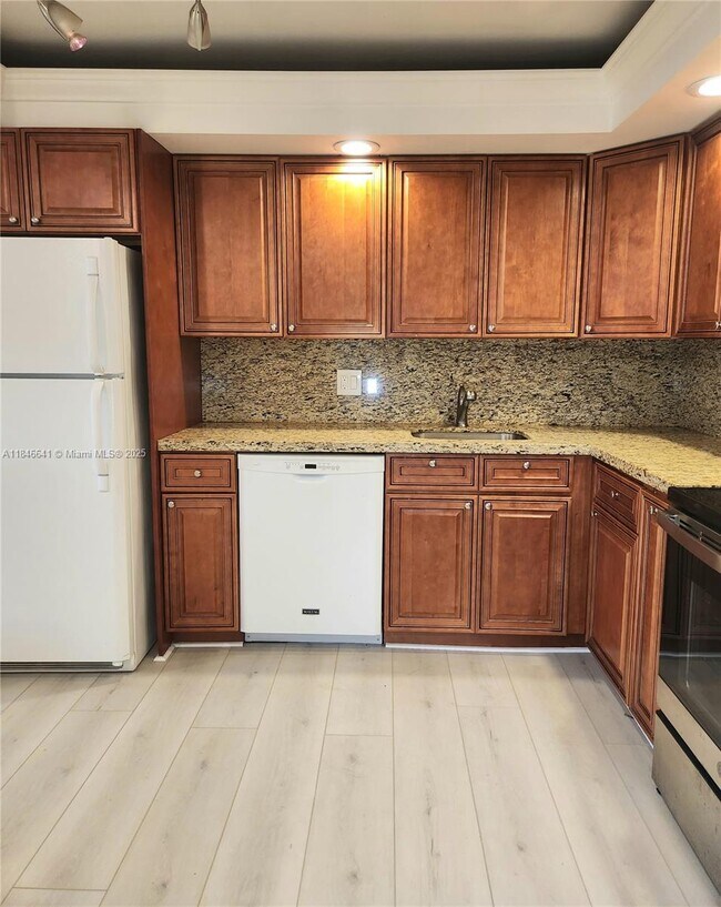 Foto del edificio - 545 Oaks Ln