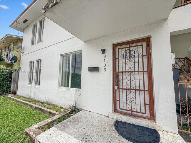 Foto del edificio - 9103 SW 38th St