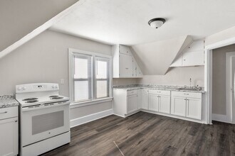 Building Photo - 1316 S 13th St