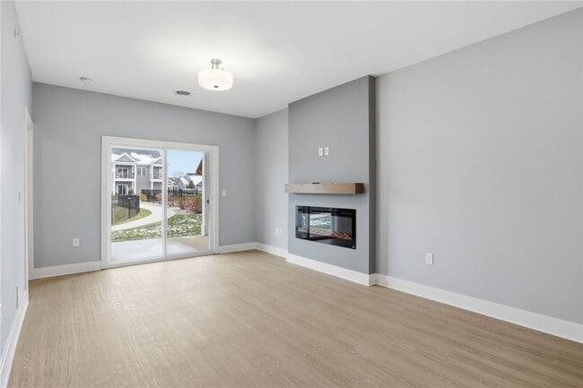 Building Photo - 1195 Marina Pkwy