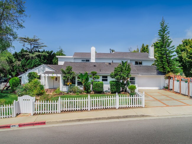 Front - 17001 Bollinger Dr