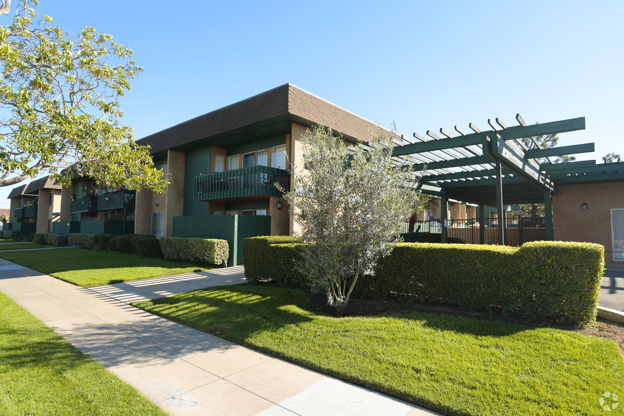 Primary Photo - Garden Grove Manor