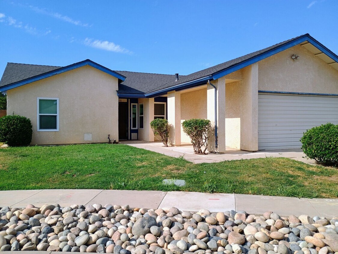 Foto principal - Newly Remodeled Home for Rent in Tulare