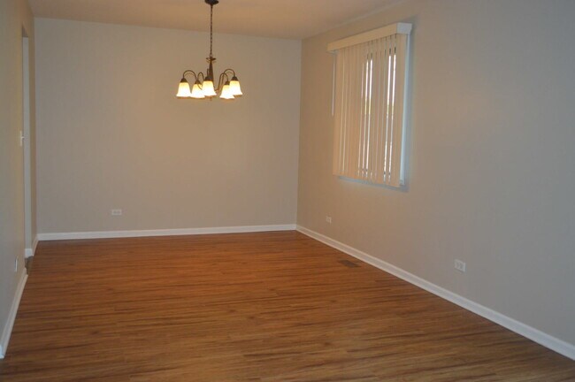 Building Photo - 1108 Stonington Ct