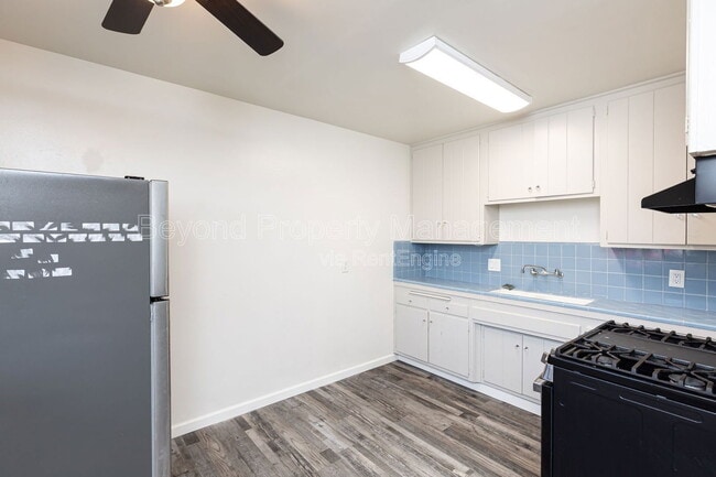 Building Photo - 6206 Mission Gorge Rd