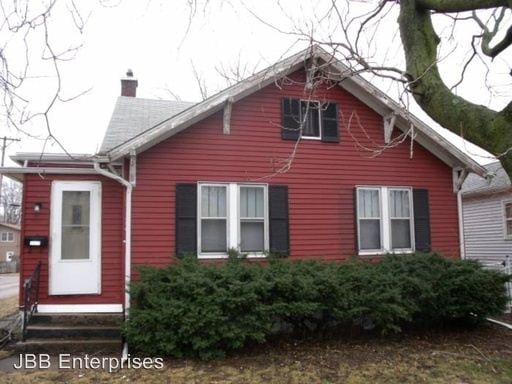 Building Photo - 2402 33rd St