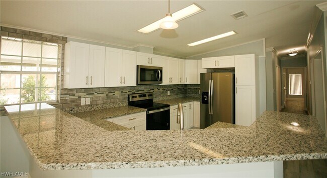 Foto del edificio - 17861 Stevens Blvd