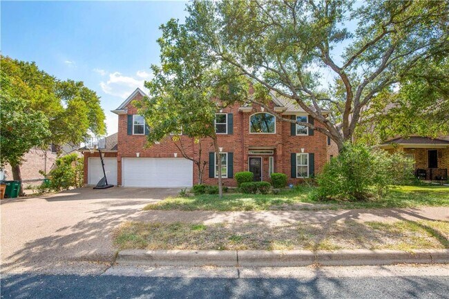 Building Photo - 8009 Bottlebrush Dr