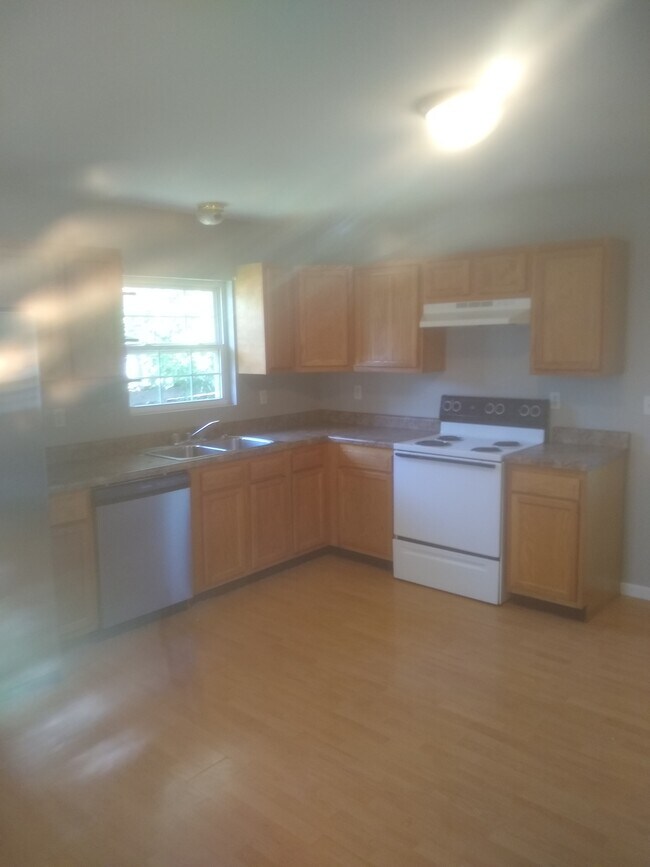 101 S Mapleshade Rd Unit A, Cuba, MO 65453 101 S Mapleshade Rd Cuba, MO Apartments for Rent