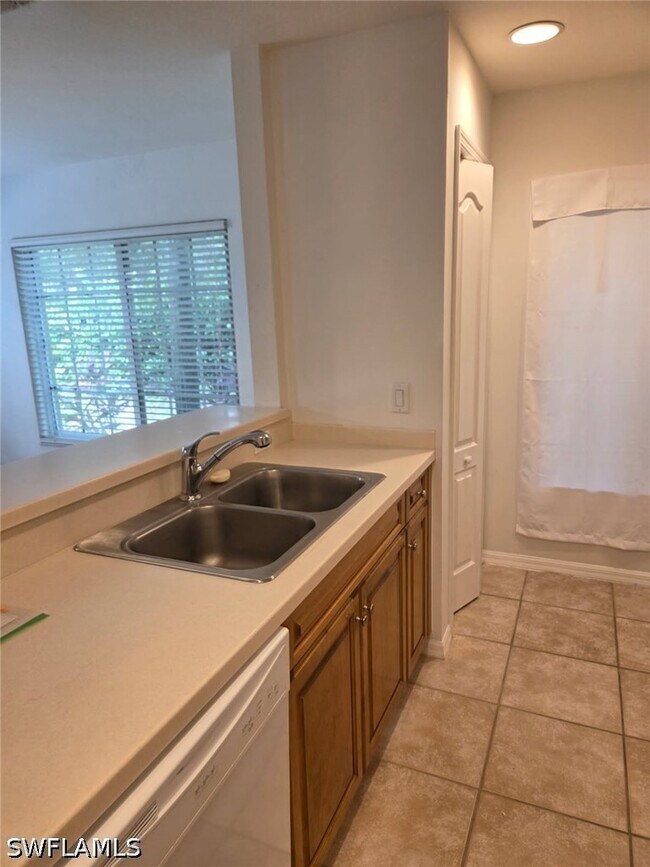 Foto del edificio - 9450 Ivy Brook Run