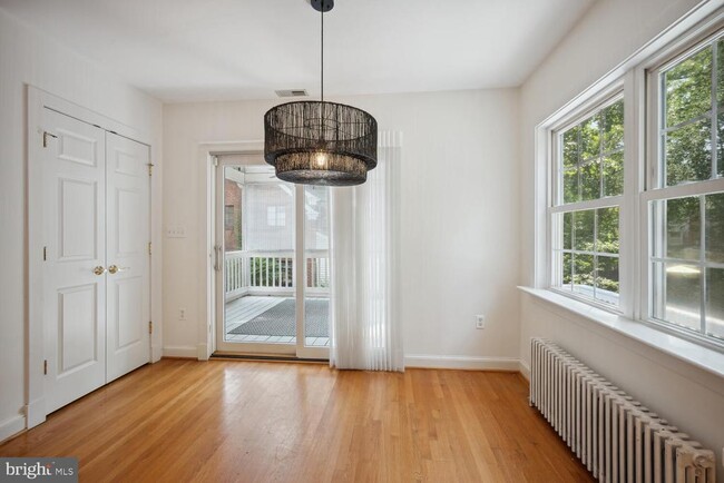 Building Photo - 2612 Fordham Rd