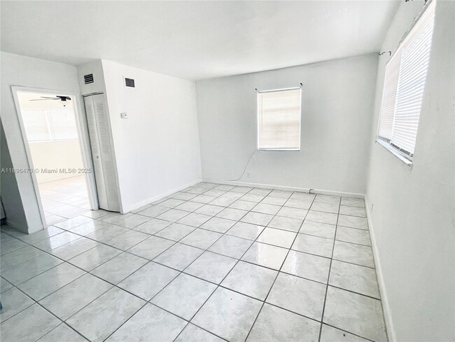 Foto del edificio - 825 NW 9th St