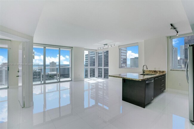 Building Photo - 500 Brickell Ave