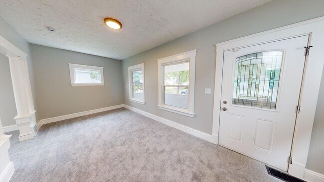Foto del edificio - Old Brooklyn Area - 3 Bedroom Single Famil...