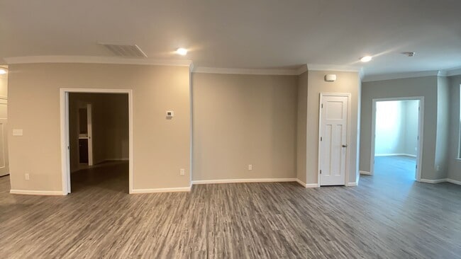 Building Photo - 1310 Kathy Ann Wy E