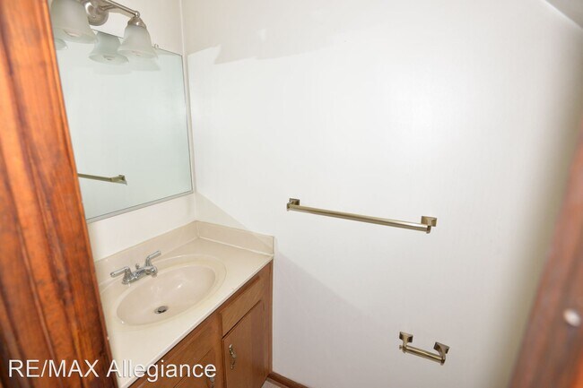 Building Photo - 2 br, 2.5 bath House - 3921 LANTANA PL