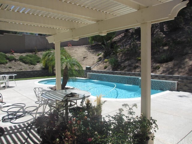 Building Photo - 31075 Oakhill Dr
