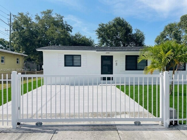 Foto del edificio - 1855 NW 93rd Terrace