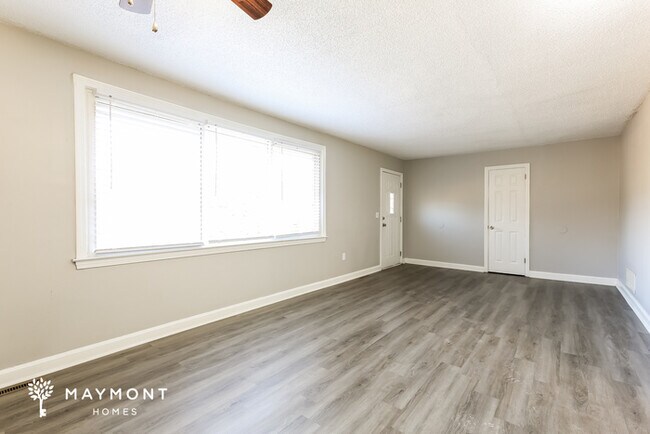 Foto del edificio - 311 E Dorchester Blvd