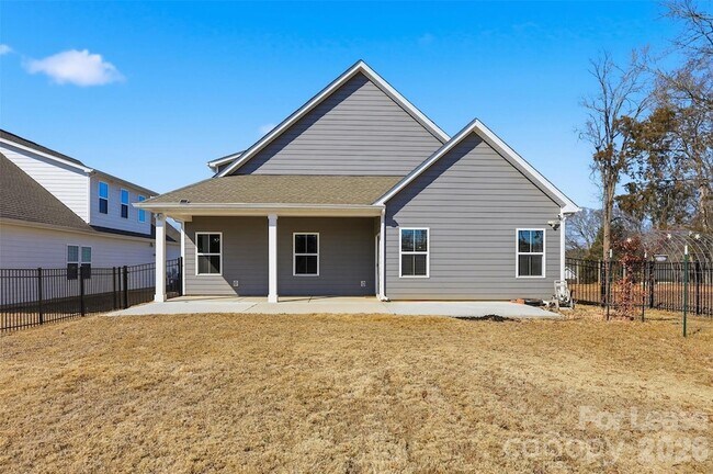Foto del edificio - 6425 Cumberland Dr