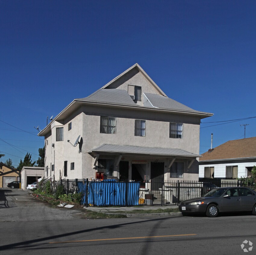 Building Photo - 1917 Eastlake Ave