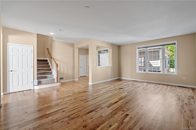 Building Photo - 46 Pinehurst Cir